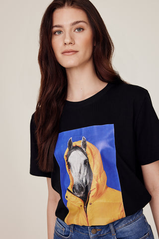Svart t-shirt med coolt hästtryck