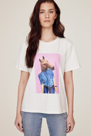 Vit t-shirt med coolt hästtryck